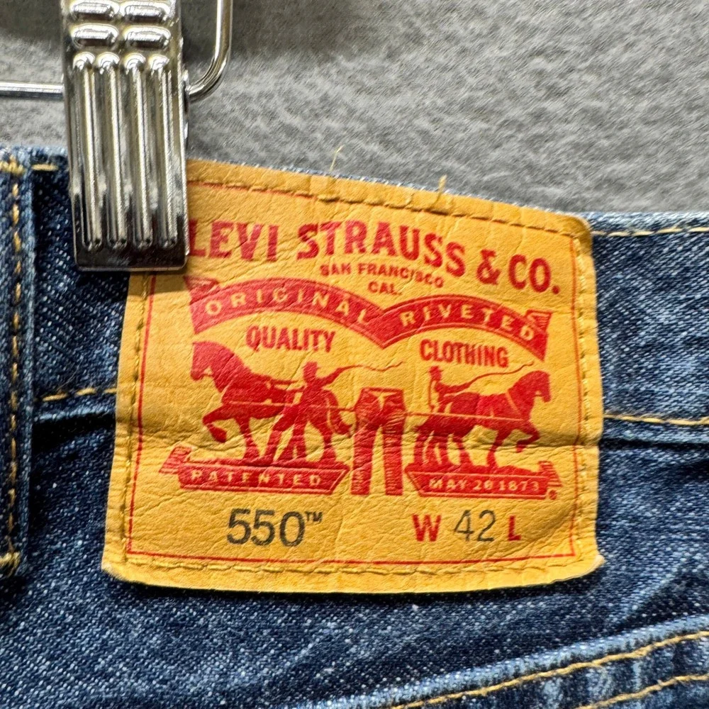 Levi's 550 Jean Shorts Mens 42 (43x10 ACTUAL) Relaxed Fit Blue Denim Casual Jort